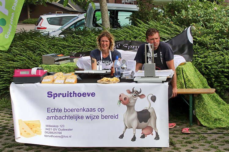 9-6-2018 - Proeverij in zomersfeer door de PLUS in Waarder_45